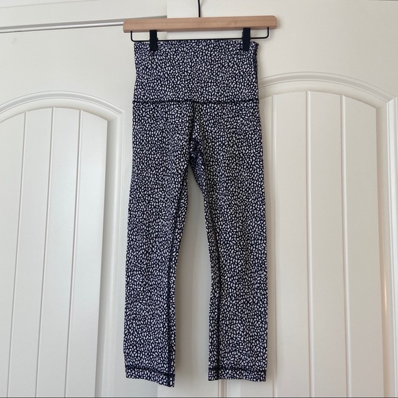 lululemon athletica Pants - Lululemon High Rose Cropped Leggings